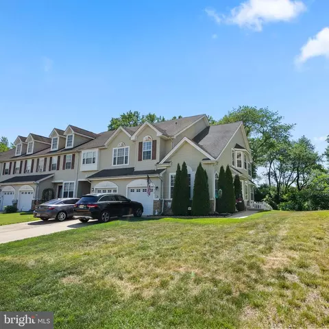 215 Westbrook Dr, Swedesboro, NJ 08085