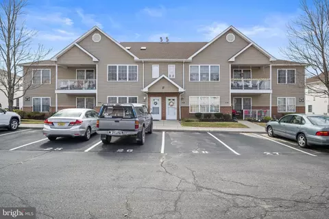 27 F Pristine Pl, Sewell, NJ 08080