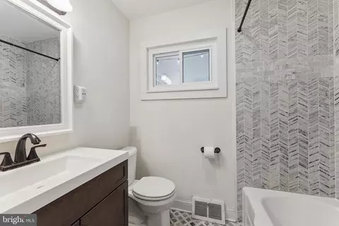 Bath - 136 Kenton Ave, Pitman, NJ 08071 photo 1 of 2