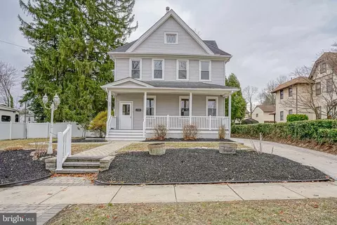 426 Central Ave, Woodbury Heights, NJ 08097