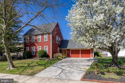 33 Tattersall Dr, West Deptford, NJ 08051
