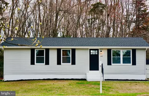 301 Erie Ave, Clayton, NJ 08312