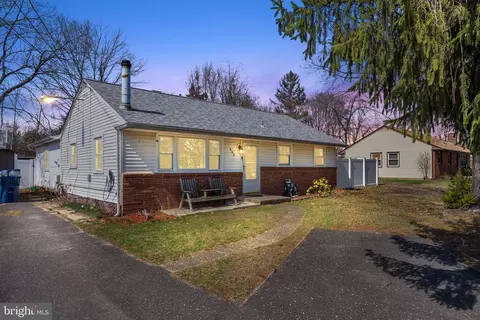 335 Walnut St, Williamstown, NJ 08094