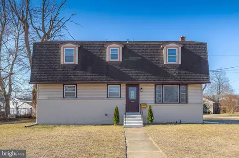 1066 Ladner Ave, Gibbstown, NJ 08027