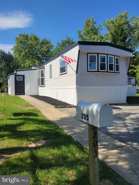 205 Adams Ave, Williamstown, NJ 08094