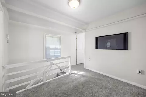 Entry Way - 131 North Ave, Pitman, NJ 08071 photo 5 of 5