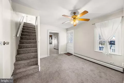 Entry Way - 131 North Ave, Pitman, NJ 08071 photo 1 of 5
