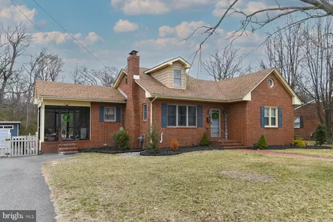 269 N Ulmer Ave, Gibbstown, NJ 08027