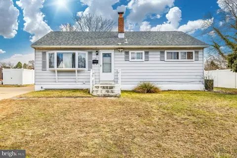 218 Macclelland Ave, Glassboro, NJ 08028