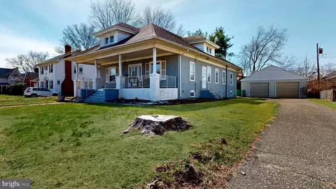 576 Beacon Ave, Paulsboro, NJ 08066