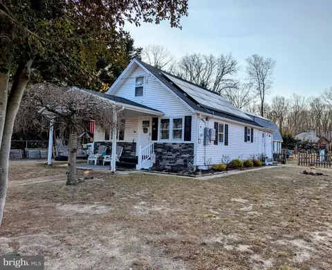 2003 Lakeside Dr, Williamstown, NJ 08094