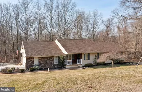 100 Tylers Lake Rd, Sewell, NJ 08080