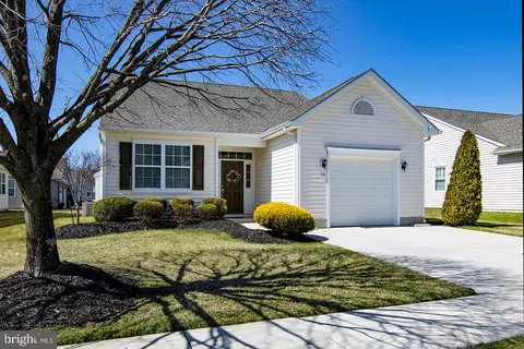 10 Chew Ln, Sewell, NJ 08080