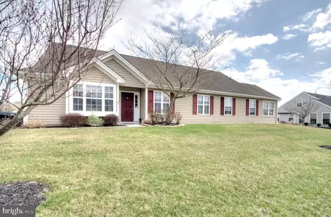2 May Apple Ln, Sewell, NJ 08080
