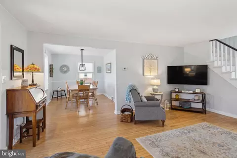 Entry Way - 161 Esplanade Ave, Pitman, NJ 08071 photo 1 of 5