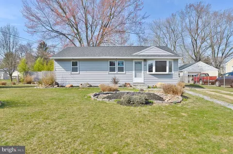 425 Florence Blvd, Williamstown, NJ 08094