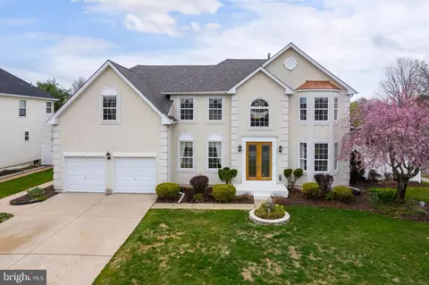 316 Pickwick Dr, Williamstown, NJ 08094