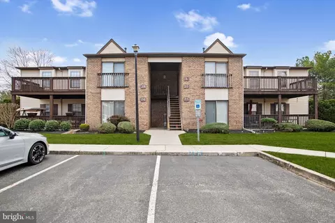 26 Pickwick Pl, Sewell, NJ 08080