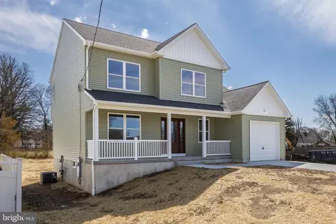 50 E Center St, Clayton, NJ 08312
