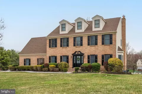19 Sweet Briar Ct, Mullica Hill, NJ 08062