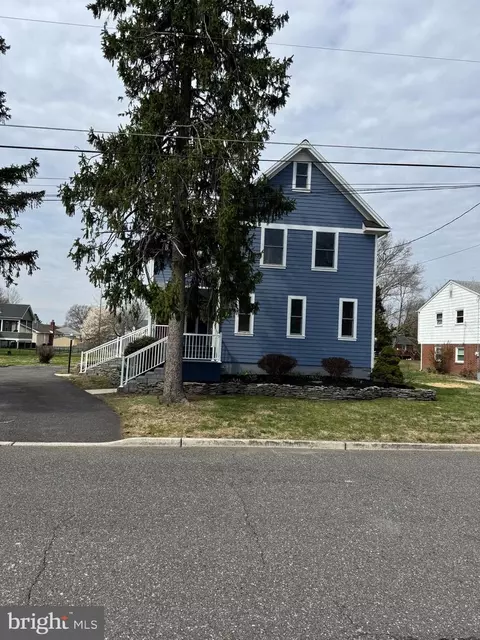123 Forrest St, Gibbstown, NJ 08027