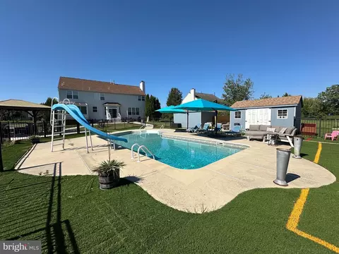 298 Katie Ct, Mickleton, NJ 08056