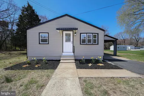 1807 S Academy St, Glassboro, NJ 08028