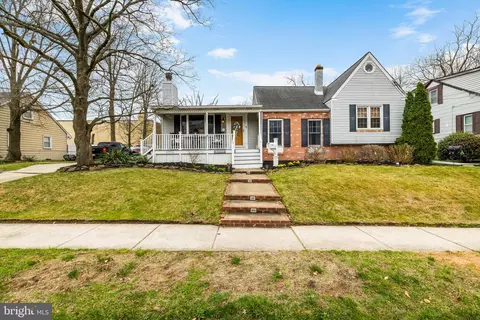 232 E Olive St, Westville, NJ 08093