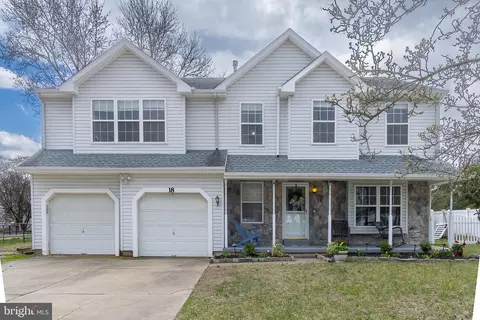 18 Deerfield Cir, Sewell, NJ 08080