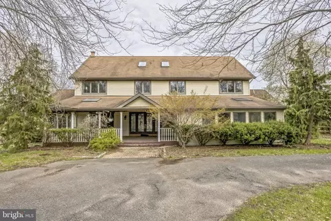 Exterior - 76 W Tomlin Sta, Mickleton, NJ 08056 photo 2 of 5