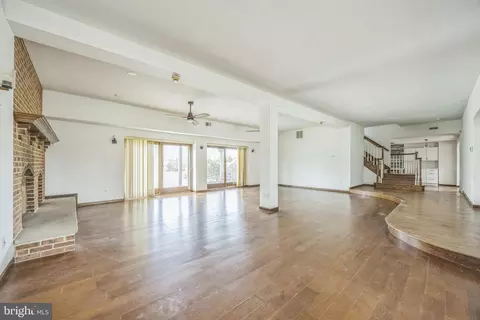 Living - 76 W Tomlin Sta, Mickleton, NJ 08056 photo 1 of 5