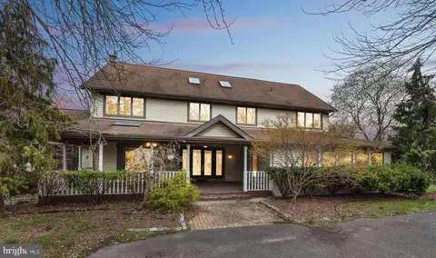 76 W Tomlin Sta, Mickleton, NJ 08056
