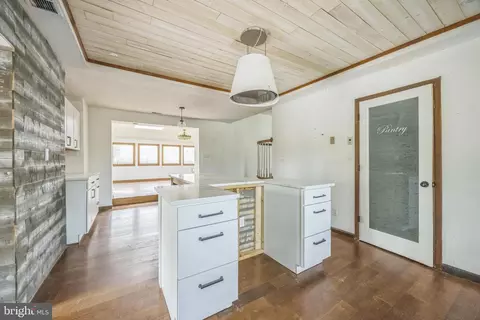 Entry Way - 76 W Tomlin Sta, Mickleton, NJ 08056 photo 1 of 5