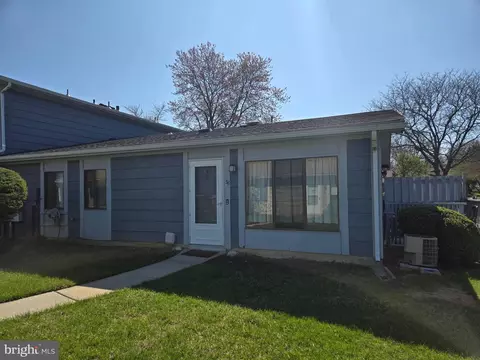 38 Birchwood Ct, West Deptford, NJ 08066