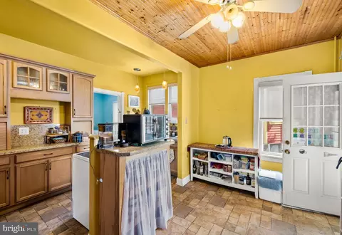 Entry Way - 35 Simpson Ave, Pitman, NJ 08071 photo 2 of 3