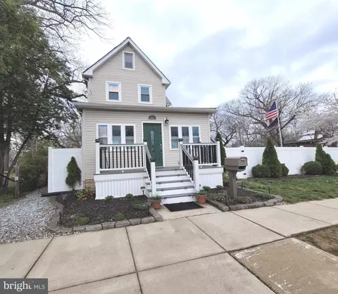 525 Wesley Ave, National Park, NJ 08063