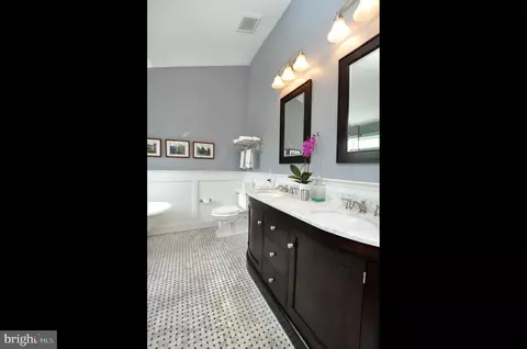 Bath - 261 Jennings Way, Mickleton, NJ 08056 photo 4 of 5