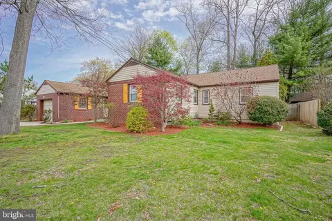 1229 Glen Ridge Dr, Glassboro, NJ 08028
