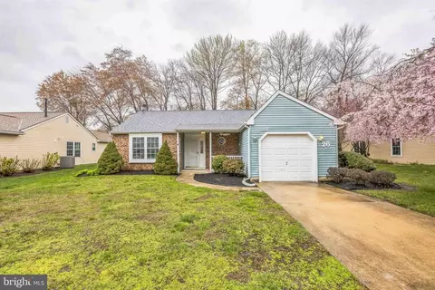 26 Niland Ln, Deptford, NJ 08096