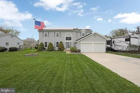 11 Plantation Ct, Sewell, NJ 08080
