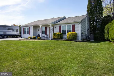413 Ridge Dr, Williamstown, NJ 08094