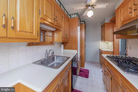 Kitchen - 7 West Ave, Pitman, NJ 08071 photo 2 of 2