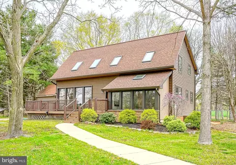 64 Vestry Rd, Swedesboro, NJ 08085