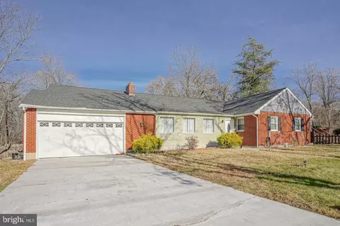 855 Mail Ave, Deptford, NJ 08096