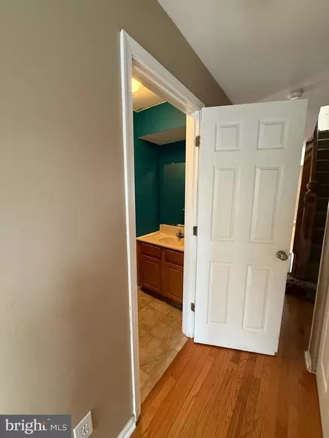 Entry Way - 42 Fourth Ave, Pitman, NJ 08071 photo 10 of 10