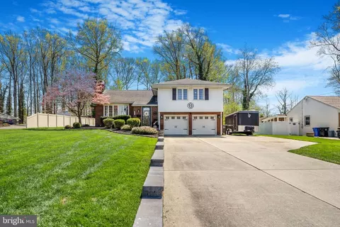320 Beech Ave, Woodbury Heights, NJ 08097