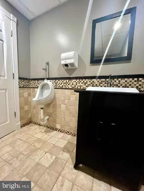 Bath - 104 Abigail Ln, Mickleton, NJ 08056 photo 2 of 2