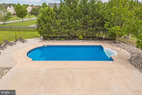 Exterior - 104 Abigail Ln, Mickleton, NJ 08056 photo 8 of 18
