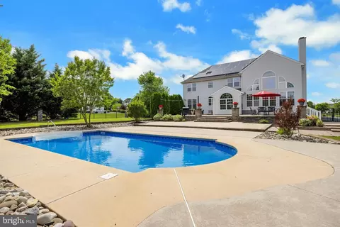 Exterior - 104 Abigail Ln, Mickleton, NJ 08056 photo 9 of 18
