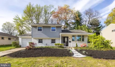 261 Lincoln Ave, Woodbury Heights, NJ 08097